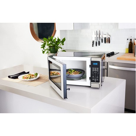Westinghouse Stainless Steel Countertop Microwave Oven 700-Watt 0.7-Cubic Feet B07WSFMFQR